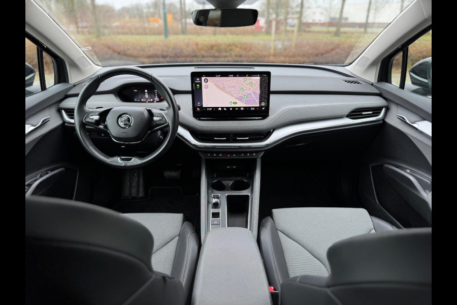 Škoda ENYAQ iV 80, achteruitrijcamera, stoel-stuurverwarming, trekhaak,1/2 lederen sportinterieur, 1 e eigenaar, NL auto met nap