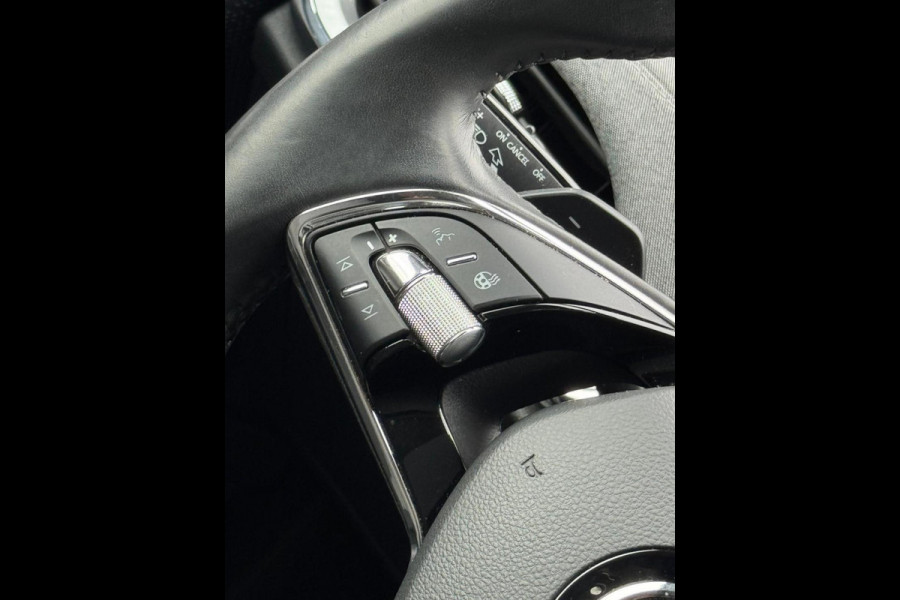 Škoda ENYAQ iV 80, achteruitrijcamera, stoel-stuurverwarming, trekhaak,1/2 lederen sportinterieur, 1 e eigenaar, NL auto met nap