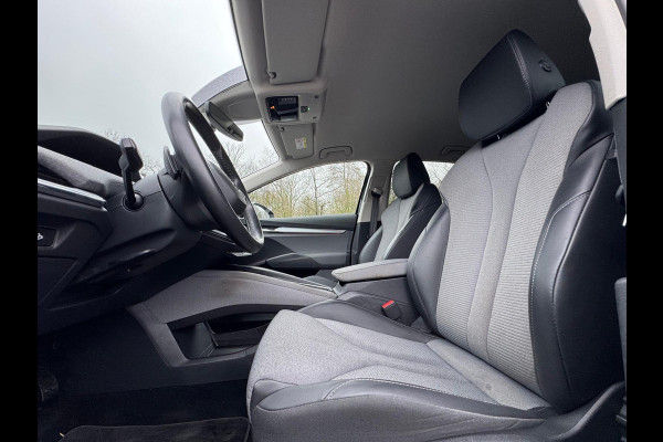 Škoda ENYAQ iV 80, achteruitrijcamera, stoel-stuurverwarming, trekhaak,1/2 lederen sportinterieur, 1 e eigenaar, NL auto met nap