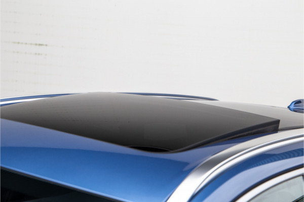 Volvo XC60 2.0 T8 Twin Engine AWD R-Design Pano, Leder