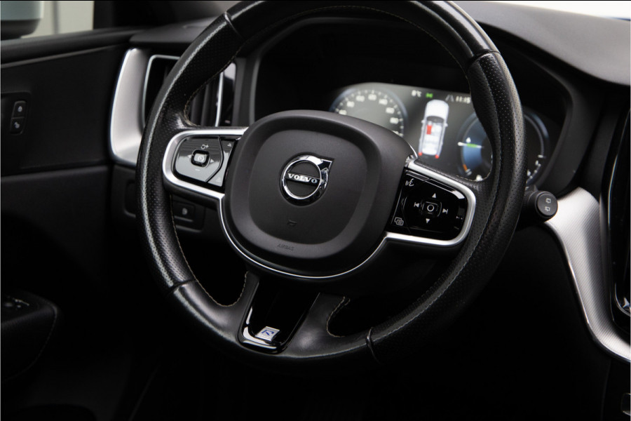 Volvo XC60 2.0 T8 Twin Engine AWD R-Design Pano, Leder