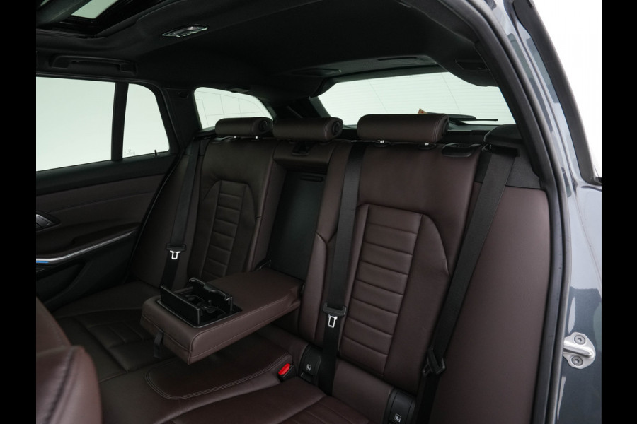 BMW 3 Serie Touring 320e M-Sportpack Business Edition Plus (Plug-In) (INCL-BTW) *PANO | LASER-LED | LEATHER | HEATED-SPORTSEATS | HARMAN/KARDON | VIRTUAL-COCKPIT | AMBIENT-LIGHT | NAVI-FULLMAP | DAB+ | 18''ALU*