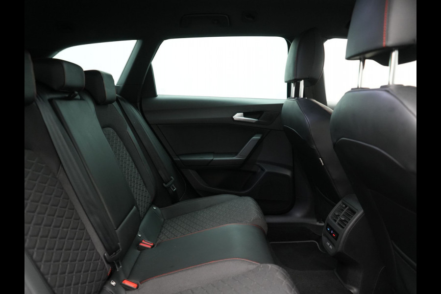 Seat Leon Sportstourer 1.4 TSI eHybrid FR Plug In Hybrid 204pk PHEV | Adaptive Cruise | Virtual | Camera | Keyless | Stuur & Stoelverwamring | 18"L.M | Apple Carplay | BLIS |