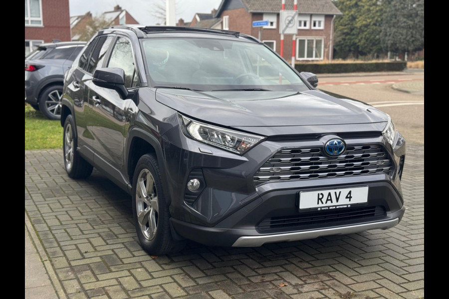 Toyota RAV4 2.5 Hybrid Style | Panoramadak, Dodehoekherkenning, 18 inch, Parkeersensoren, Stoel + Stuurverwarming