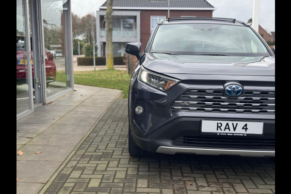 Toyota RAV4 2.5 Hybrid Style | Panoramadak, Dodehoekherkenning, 18 inch, Parkeersensoren, Stoel + Stuurverwarming