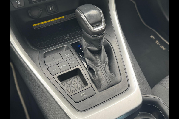 Toyota RAV4 2.5 Hybrid Style | Panoramadak, Dodehoekherkenning, 18 inch, Parkeersensoren, Stoel + Stuurverwarming