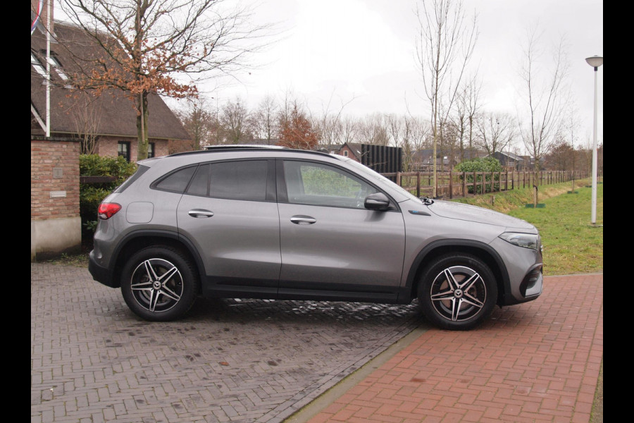 Mercedes-Benz EQA 250 Business Solution AMG 67 kWh | SOH 97% | Panoramadak | Head-Up Display | 360 Camera | Sfeerverlichting | NL-Auto |