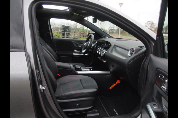 Mercedes-Benz EQA 250 Business Solution AMG 67 kWh | SOH 97% | Panoramadak | Head-Up Display | 360 Camera | Sfeerverlichting | NL-Auto |