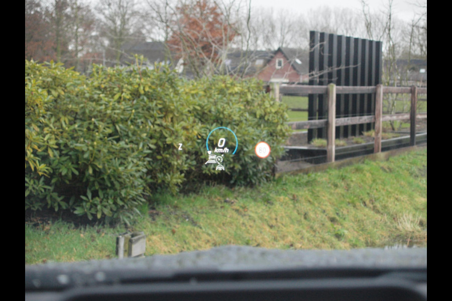 Mercedes-Benz EQA 250 Business Solution AMG 67 kWh | SOH 97% | Panoramadak | Head-Up Display | 360 Camera | Sfeerverlichting | NL-Auto |