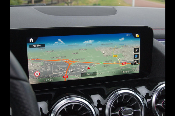 Mercedes-Benz EQA 250 Business Solution AMG 67 kWh | SOH 97% | Panoramadak | Head-Up Display | 360 Camera | Sfeerverlichting | NL-Auto |