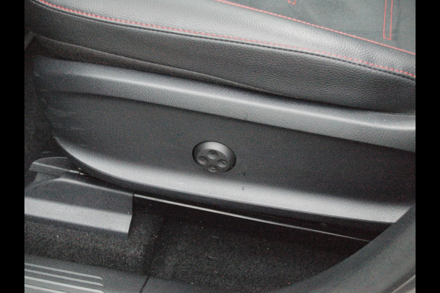 Mercedes-Benz EQA 250 Business Solution AMG 67 kWh | SOH 97% | Panoramadak | Head-Up Display | 360 Camera | Sfeerverlichting | NL-Auto |