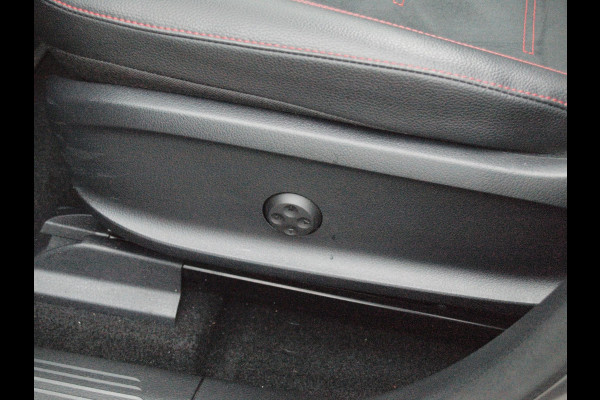 Mercedes-Benz EQA 250 Business Solution AMG 67 kWh | SOH 97% | Panoramadak | Head-Up Display | 360 Camera | Sfeerverlichting | NL-Auto |