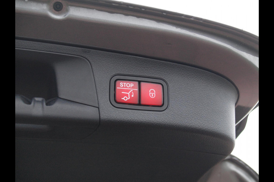 Mercedes-Benz EQA 250 Business Solution AMG 67 kWh | SOH 97% | Panoramadak | Head-Up Display | 360 Camera | Sfeerverlichting | NL-Auto |