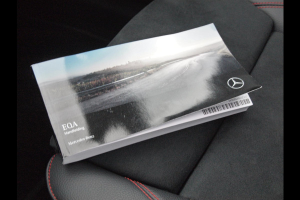 Mercedes-Benz EQA 250 Business Solution AMG 67 kWh | SOH 97% | Panoramadak | Head-Up Display | 360 Camera | Sfeerverlichting | NL-Auto |