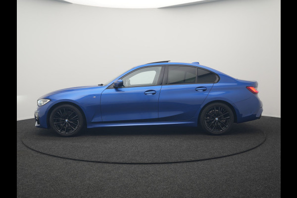 BMW 3 Serie 318i M Sport Shadow 156pk Dealer O.H | Panodak | Alcantara Sportstoelen Verwarmd | Camera & Parkassist | Keyless | Hifi Audio | Apple Carplay | 18"L.M | Sfeerverlichting |