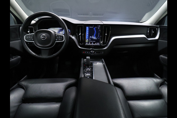 Volvo XC60 2.0 B5 Momentum Exclusive [TREKHAAK, SCHUIFKANTELDAK, MEMORY SEATS, ADAPTIVE CRUISE CONTROL, APPLE CARPLAY, ANDROID AUTO, HARMAN/KARDON, HUD, 360 CAMERA, NIEUWSTAAT]