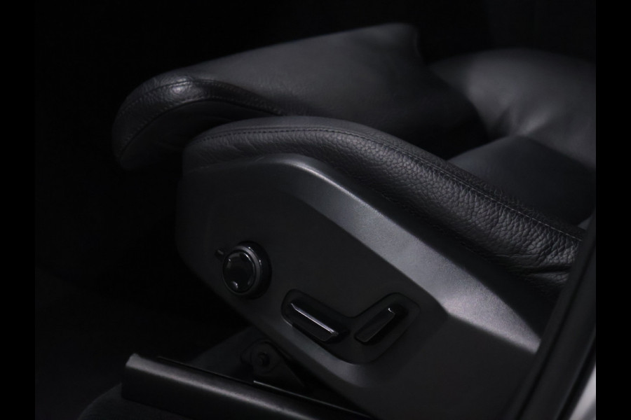 Volvo XC60 2.0 B5 Momentum Exclusive [TREKHAAK, SCHUIFKANTELDAK, MEMORY SEATS, ADAPTIVE CRUISE CONTROL, APPLE CARPLAY, ANDROID AUTO, HARMAN/KARDON, HUD, 360 CAMERA, NIEUWSTAAT]