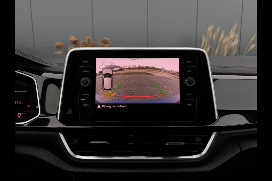 Volkswagen T-Roc 1.5 TSI R-Line 11-2025 IQ LIGHT NAVI CAMERA CLIMATE SPORTVELGEN