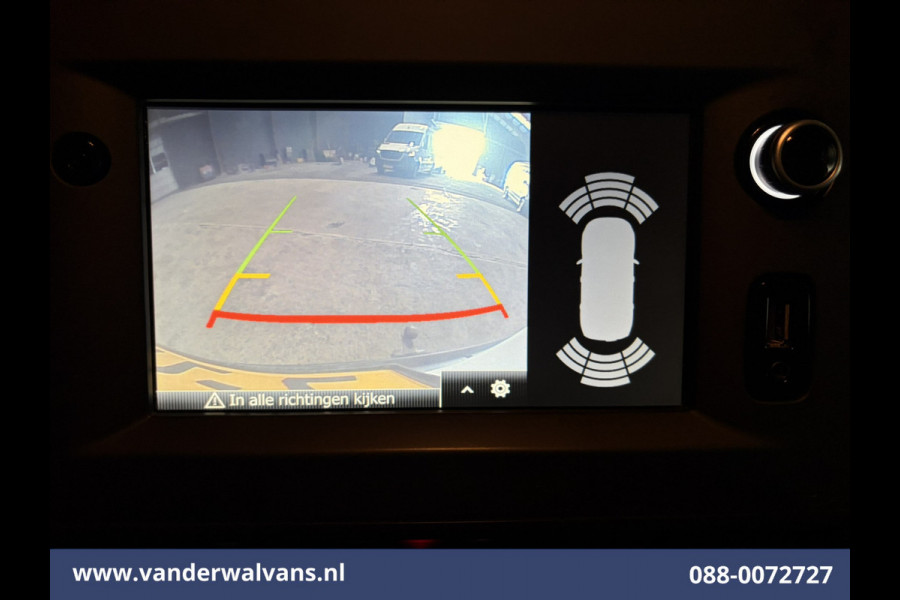 Renault Master 2.3 dCi 136pk L2H2 Euro6 Airco | Camera | Navigatie | LED | 2500kg Trekhaak | Cruisecontrol Parkeersensoren, Bijrijdersbank