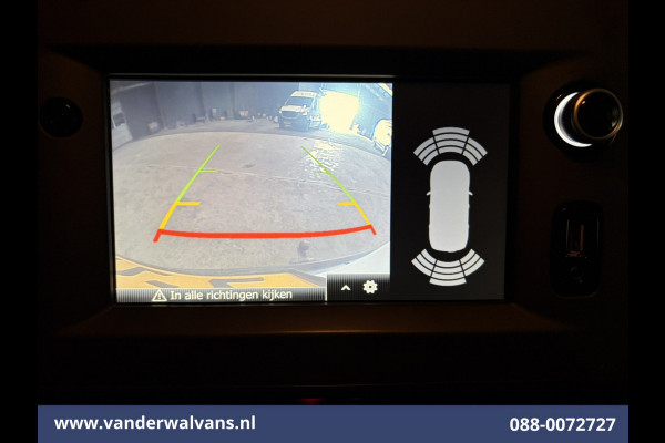 Renault Master 2.3 dCi 136pk L2H2 Euro6 Airco | Camera | Navigatie | LED | 2500kg Trekhaak | Cruisecontrol Parkeersensoren, Bijrijdersbank