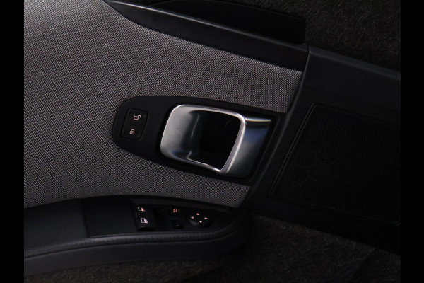 BMW i3 Basis iPerformance 94Ah 33 kWh [ADAPTIVE CRUISE CONTROL, BLUETOOTH TELEFOON, ACHTERUITRIJCAMERA, PDC V+A, BMW LED, STOELVERWARMING, AUTOMATISCHE AIRCO, NIEUWSTAAT]
