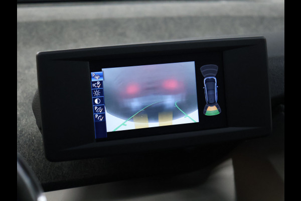 BMW i3 Basis iPerformance 94Ah 33 kWh [ADAPTIVE CRUISE CONTROL, BLUETOOTH TELEFOON, ACHTERUITRIJCAMERA, PDC V+A, BMW LED, STOELVERWARMING, AUTOMATISCHE AIRCO, NIEUWSTAAT]
