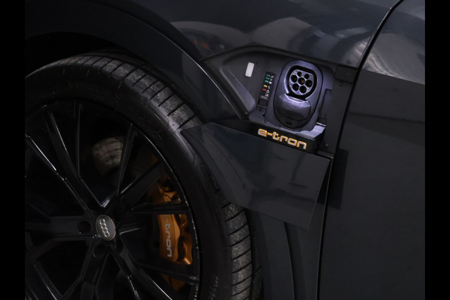 Audi e-tron e-tron 55 quattro advanced 95 kWh [TREKHAAK, SCHUIFKANTELDAK, LUCHTVERING, MEMORY SEATS, ADAPTIVE CRUISE CONTROL, APPLE CARPLAY, ANDROID AUTO, PDC V+A, STOELVERWARMING, NIEUWSTAAT]