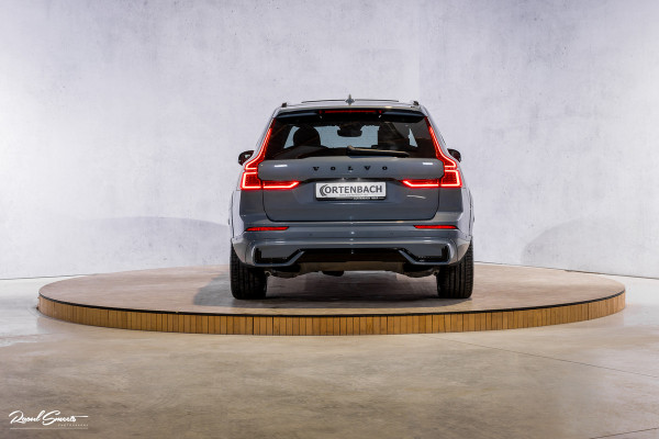 Volvo XC60 2.0 T8 Plug-in hybrid AWD Ultimate Dark Long range Luchtvering | Bowers&Wilkins | Zwenkbare trekhaak | Panorama dak | Wol interieur |