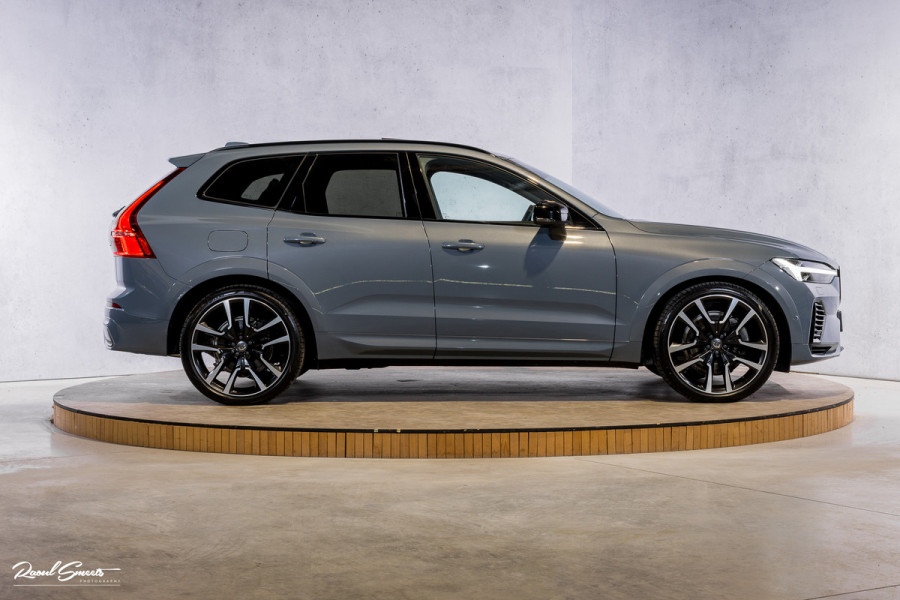 Volvo XC60 2.0 T8 Plug-in hybrid AWD Ultimate Dark Long range Luchtvering | Bowers&Wilkins | Zwenkbare trekhaak | Panorama dak | Wol interieur |