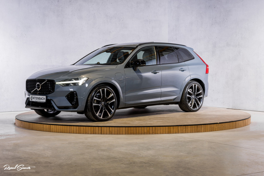 Volvo XC60 2.0 T8 Plug-in hybrid AWD Ultimate Dark Long range Luchtvering | Bowers&Wilkins | Zwenkbare trekhaak | Panorama dak | Wol interieur |