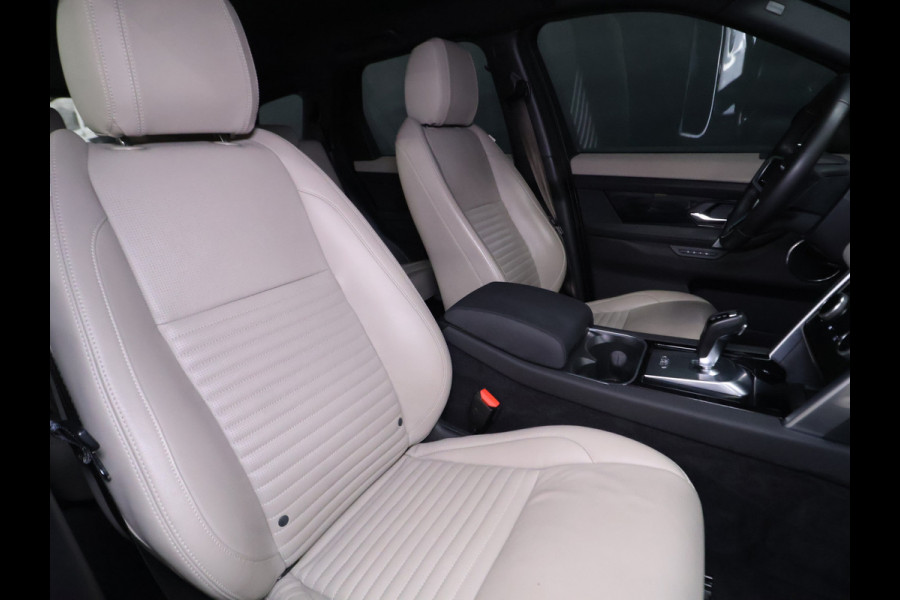 Land Rover Discovery Sport P300e 1.5 R-Dynamic SE [TREKHAAK AFNEEMBAAR, MEMORY SEATS, APPLE CARPLAY, ANDROID AUTO, CRUISE CONTROL, HUD, 360 CAMERA, PDC V+A, ELEKTRISCHE ACHTERKLEP, NIEUWSTAAT]