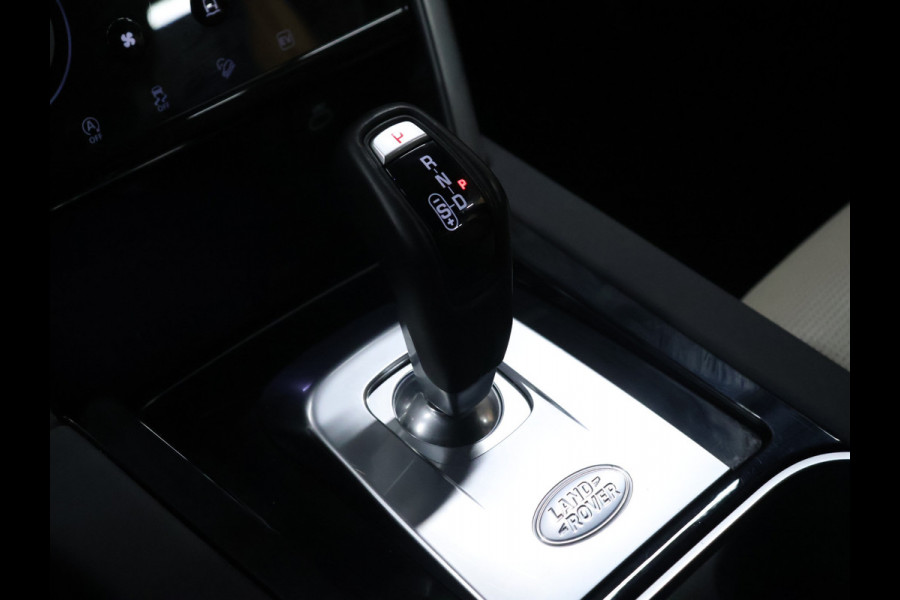 Land Rover Discovery Sport P300e 1.5 R-Dynamic SE [TREKHAAK AFNEEMBAAR, MEMORY SEATS, APPLE CARPLAY, ANDROID AUTO, CRUISE CONTROL, HUD, 360 CAMERA, PDC V+A, ELEKTRISCHE ACHTERKLEP, NIEUWSTAAT]