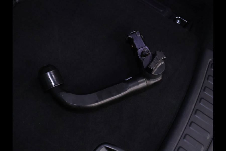 Land Rover Discovery Sport P300e 1.5 R-Dynamic SE [TREKHAAK AFNEEMBAAR, MEMORY SEATS, APPLE CARPLAY, ANDROID AUTO, CRUISE CONTROL, HUD, 360 CAMERA, PDC V+A, ELEKTRISCHE ACHTERKLEP, NIEUWSTAAT]