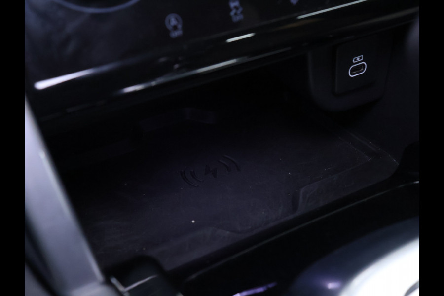 Land Rover Discovery Sport P300e 1.5 R-Dynamic SE [TREKHAAK AFNEEMBAAR, MEMORY SEATS, APPLE CARPLAY, ANDROID AUTO, CRUISE CONTROL, HUD, 360 CAMERA, PDC V+A, ELEKTRISCHE ACHTERKLEP, NIEUWSTAAT]