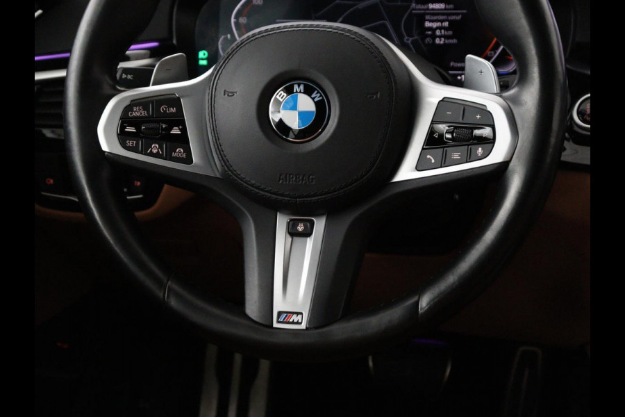 BMW 5 Serie 530i M Sport | Head-Up | Adaptive cruise | Leder | Harman/Kardon | Laserlicht | 360 Camera | Stoelverwarming | Carplay | Navigatie | Sportstoelen | Dodehoek detectie | Stuurverwarming | Live Cockpit