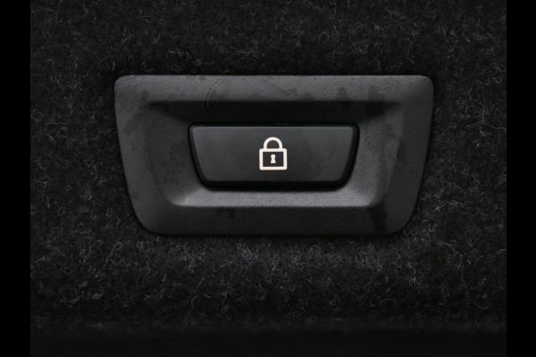 BMW 5 Serie 530i M Sport | Head-Up | Adaptive cruise | Leder | Harman/Kardon | Laserlicht | 360 Camera | Stoelverwarming | Carplay | Navigatie | Sportstoelen | Dodehoek detectie | Stuurverwarming | Live Cockpit