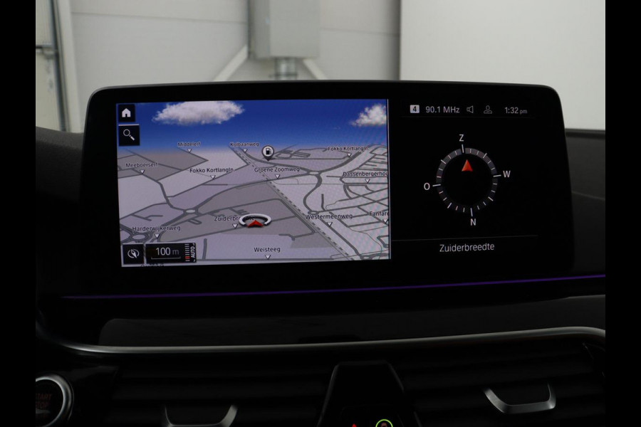 BMW 5 Serie 530i M Sport | Head-Up | Adaptive cruise | Leder | Harman/Kardon | Laserlicht | 360 Camera | Stoelverwarming | Carplay | Navigatie | Sportstoelen | Dodehoek detectie | Stuurverwarming | Live Cockpit