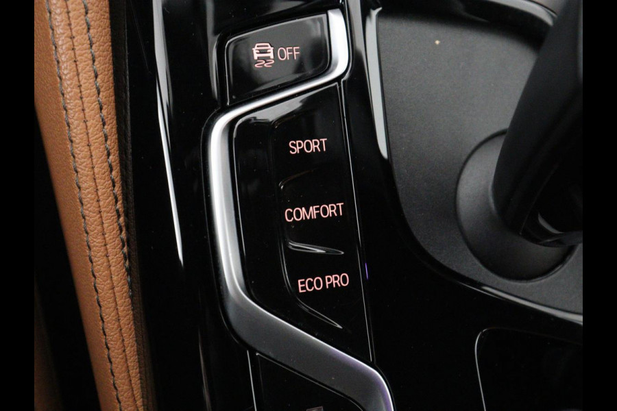 BMW 5 Serie 530i M Sport | Head-Up | Adaptive cruise | Leder | Harman/Kardon | Laserlicht | 360 Camera | Stoelverwarming | Carplay | Navigatie | Sportstoelen | Dodehoek detectie | Stuurverwarming | Live Cockpit