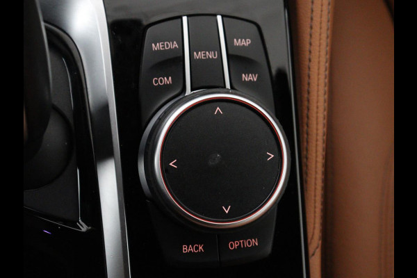 BMW 5 Serie 530i M Sport | Head-Up | Adaptive cruise | Leder | Harman/Kardon | Laserlicht | 360 Camera | Stoelverwarming | Carplay | Navigatie | Sportstoelen | Dodehoek detectie | Stuurverwarming | Live Cockpit