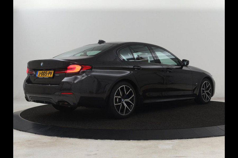 BMW 5 Serie 530i M Sport | Head-Up | Adaptive cruise | Leder | Harman/Kardon | Laserlicht | 360 Camera | Stoelverwarming | Carplay | Navigatie | Sportstoelen | Dodehoek detectie | Stuurverwarming | Live Cockpit