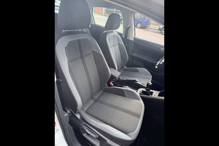 Volkswagen Polo 1.0 TSI Highline - Apple CarPlay / Navigatie Airco I LED I PDC I Sport velgen & interieur I Dealer onderhouden