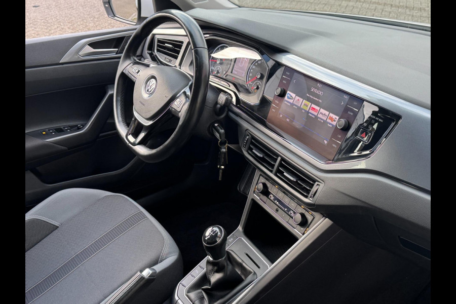 Volkswagen Polo 1.0 TSI Highline - Apple CarPlay / Navigatie Airco I LED I PDC I Sport velgen & interieur I Dealer onderhouden
