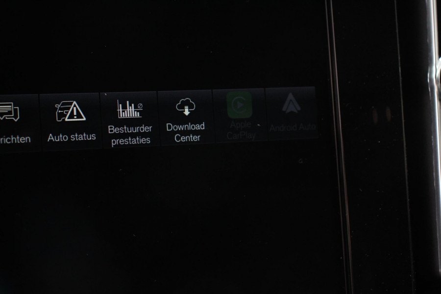 Volvo XC40 1.5 T5 Plug-in hybrid Plus Dark Volvo XC40 1.5 T5 Recharge Plus Dark | Navigatie | Climate Control | Adaptive Cruise Control  | 18"LMV | Parkeer sensoren | Dab | Led