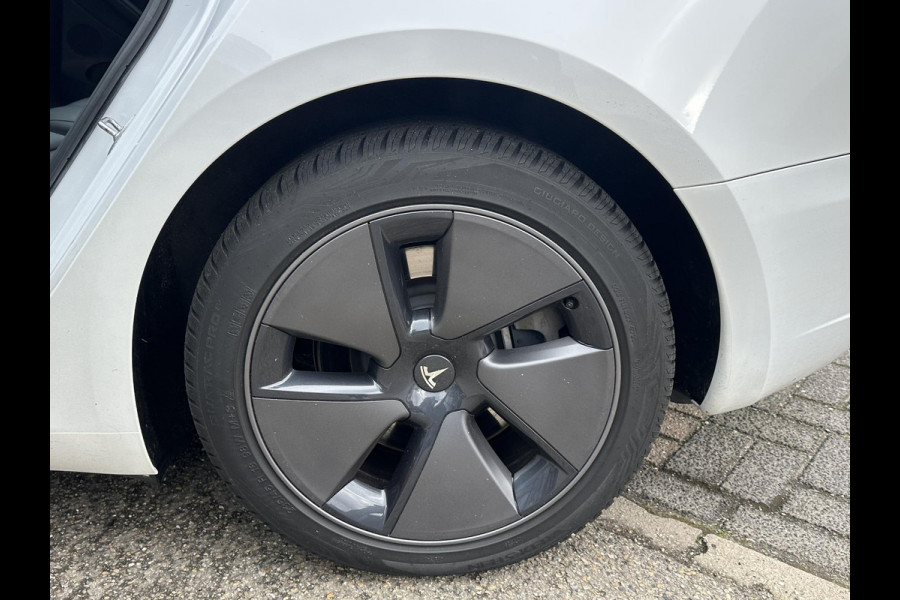 Tesla Model 3 Standard RWD Plus 60 kWh | SOH 93% | VOLLEDIGE TESLA GARANTIE TOT 01-06-2027 OF 80k KM | STOEL VERWARMING VOOR/ACHTER | STUURVERWARMING | NETTE AUTO |