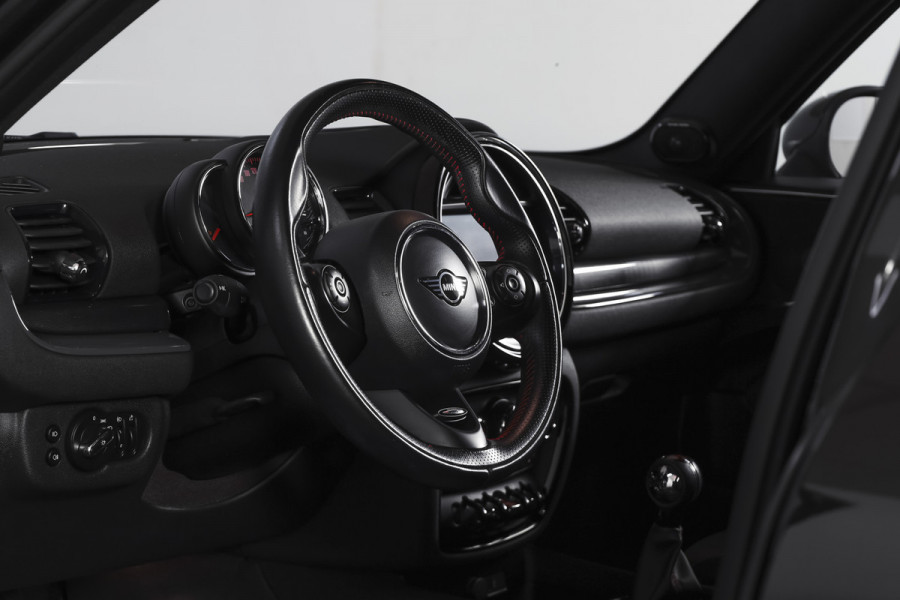 MINI Clubman 1.5 One Chili 100 PK | Cruise | Stoelverw. | Harman/Kardon | PDC | Camera | NAV + App. Connect | ECC | LM 18" |