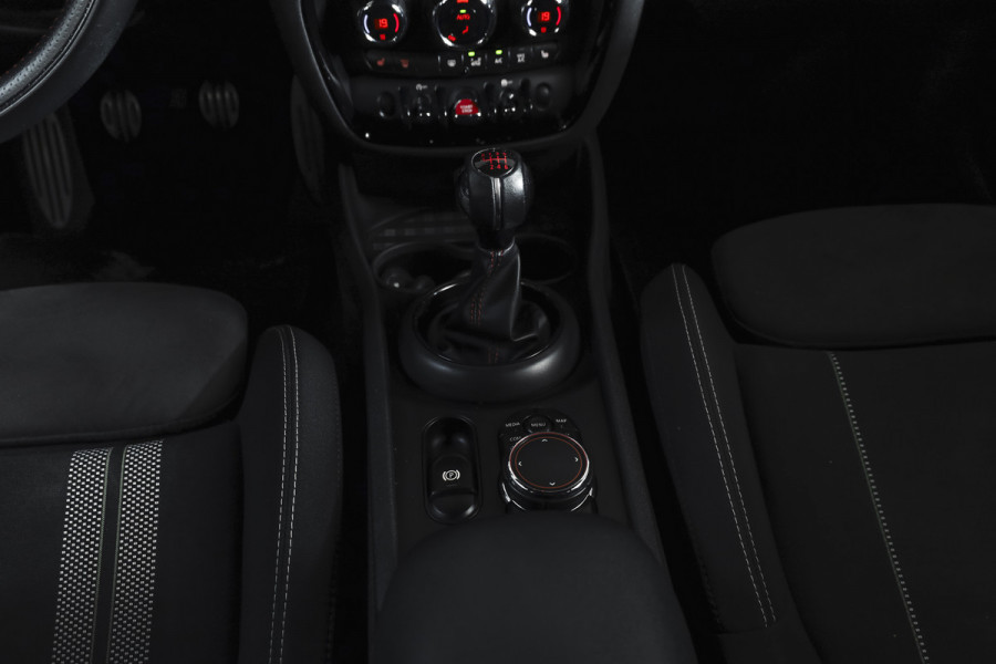 MINI Clubman 1.5 One Chili 100 PK | Cruise | Stoelverw. | Harman/Kardon | PDC | Camera | NAV + App. Connect | ECC | LM 18" |