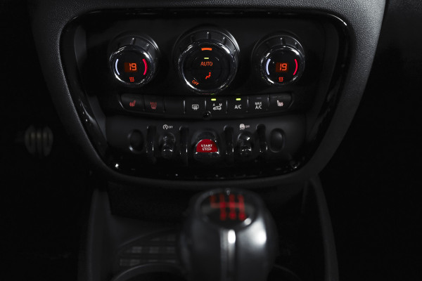 MINI Clubman 1.5 One Chili 100 PK | Cruise | Stoelverw. | Harman/Kardon | PDC | Camera | NAV + App. Connect | ECC | LM 18" |