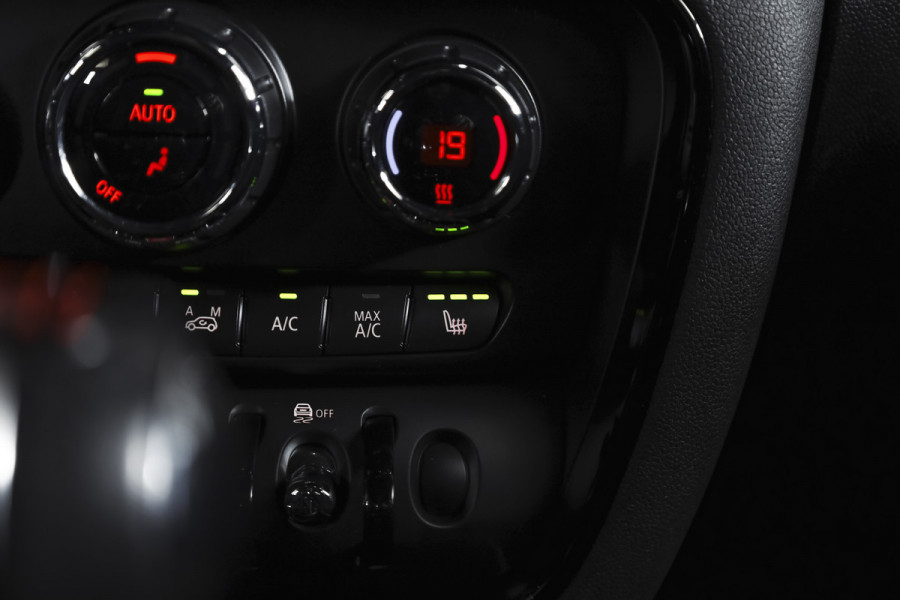 MINI Clubman 1.5 One Chili 100 PK | Cruise | Stoelverw. | Harman/Kardon | PDC | Camera | NAV + App. Connect | ECC | LM 18" |