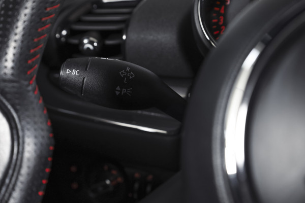 MINI Clubman 1.5 One Chili 100 PK | Cruise | Stoelverw. | Harman/Kardon | PDC | Camera | NAV + App. Connect | ECC | LM 18" |