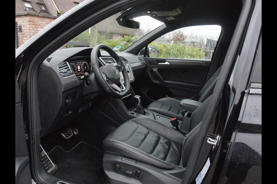 Volkswagen Tiguan 1.5 TSI R-Line Business+ | Black Style | Sfeerverlichting | Leer | Virtual Cockpit | Apple Carplay | NL-Auto |